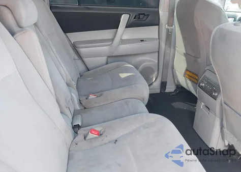 2012 Toyota Highlander Base V6 z USA, uszkodzony, nr VIN 5TDBK3EH8CS097730